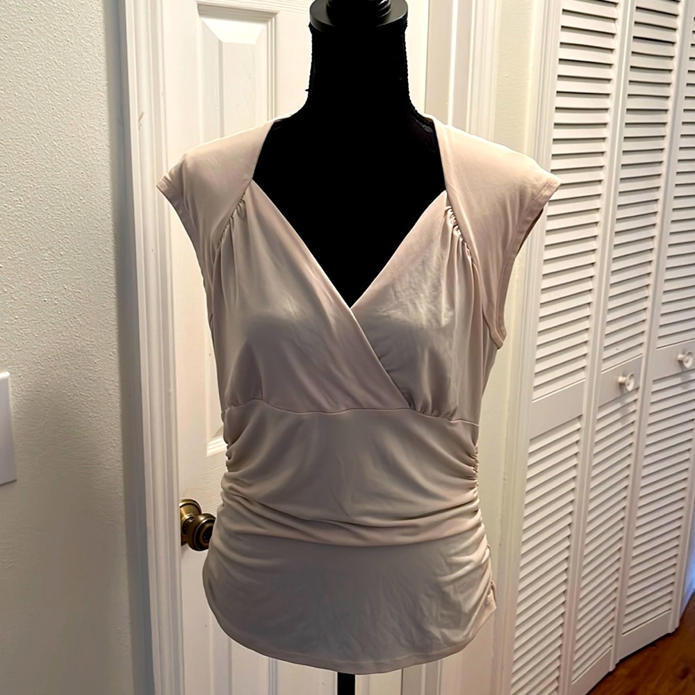 Bandolino gathered top